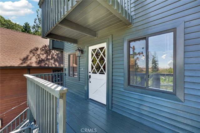 27067 Overlook Lane, Lake Arrowhead, CA 92352