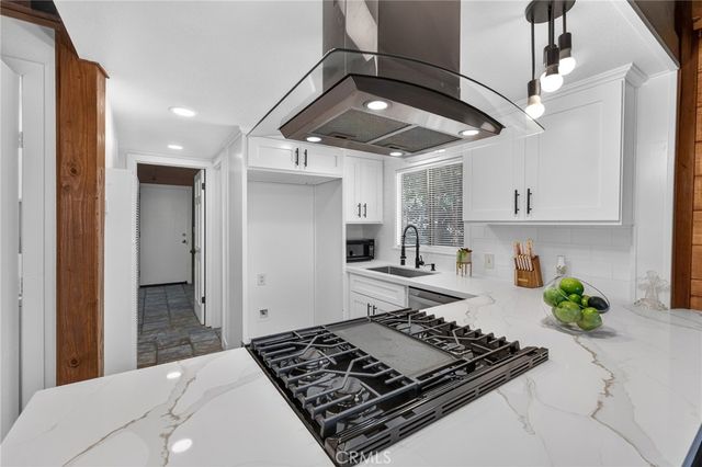 27067 Overlook Lane, Lake Arrowhead, CA 92352