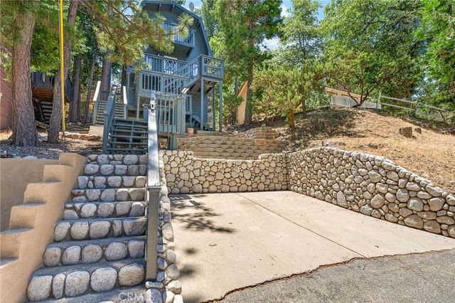 27067 Overlook Lane, Lake Arrowhead, CA 92352