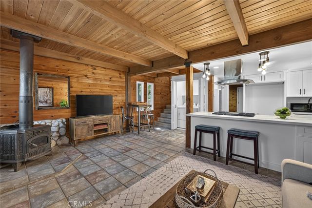 27067 Overlook Lane, Lake Arrowhead, CA 92352