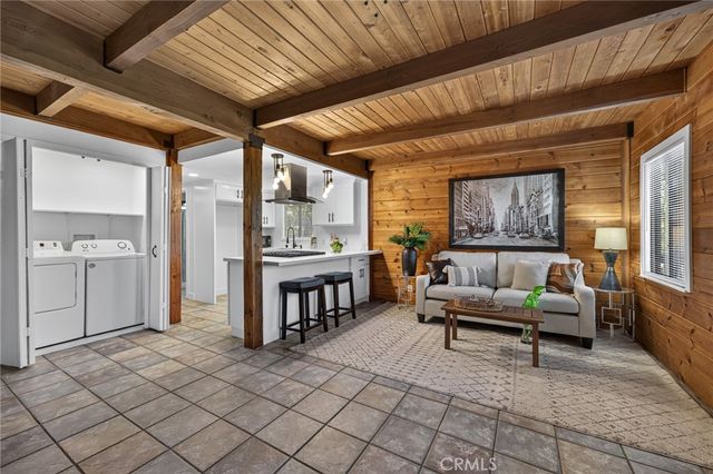 27067 Overlook Lane, Lake Arrowhead, CA 92352