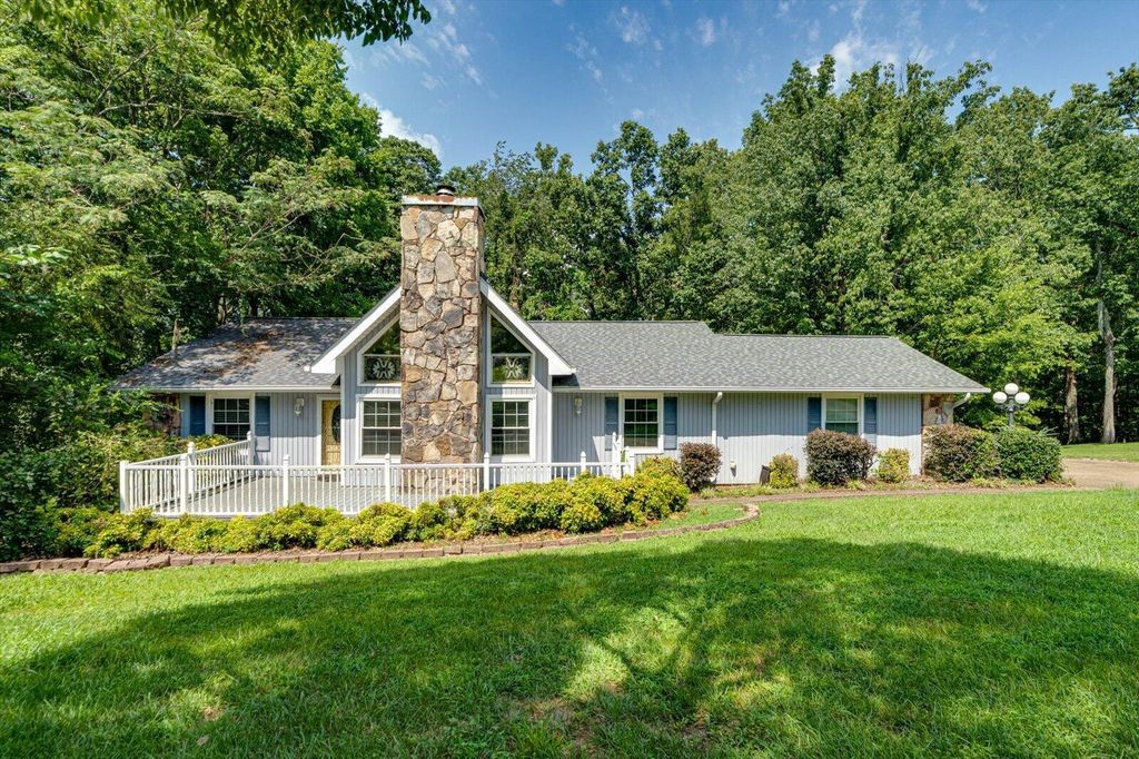 6613 White Sands Lane, Hixson, TN 37343