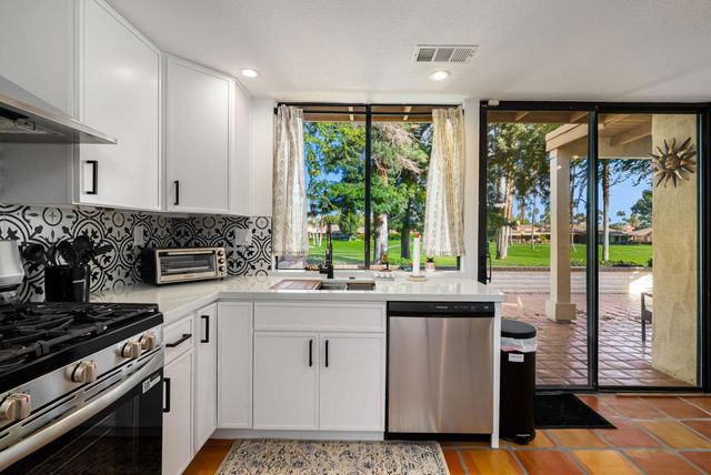 280 Tolosa Circle, Palm Desert, CA 92260