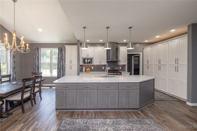 1230 Walthall Creek Dr, Chesterfield, VA 23834