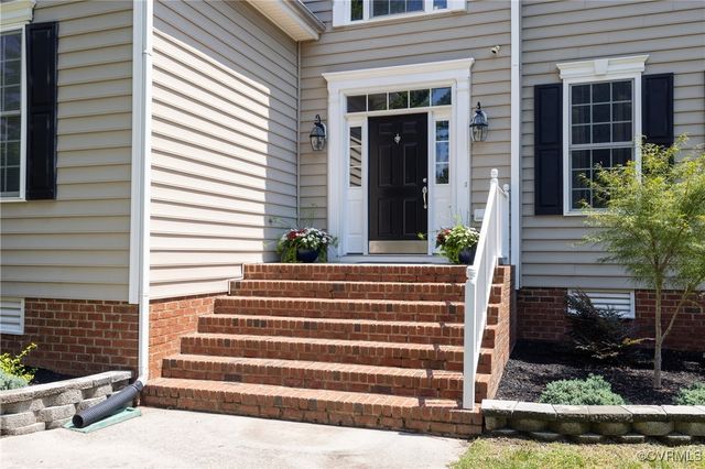 1230 Walthall Creek Dr, Chesterfield, VA 23834
