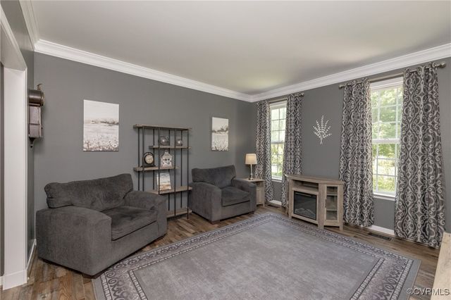 1230 Walthall Creek Dr, Chesterfield, VA 23834