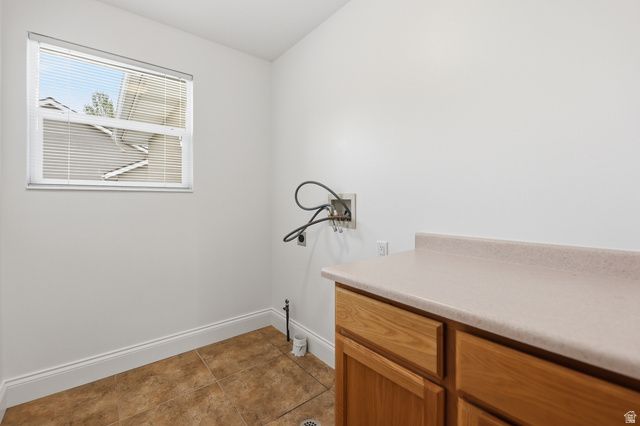 3674 W ELK VALLEY LN, South Jordan, UT 84009