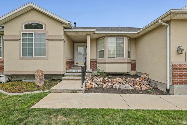 3674 W ELK VALLEY LN, South Jordan, UT 84009