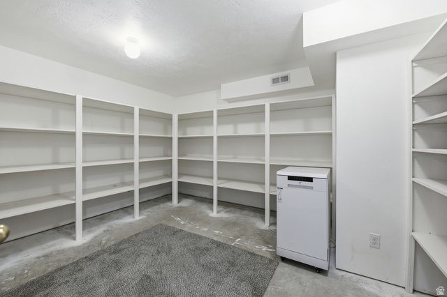 3674 W ELK VALLEY LN, South Jordan, UT 84009