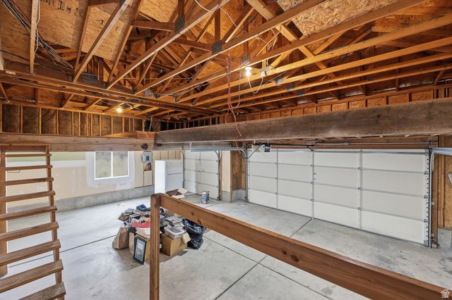 3674 W ELK VALLEY LN, South Jordan, UT 84009