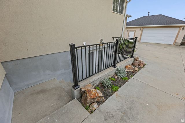 3674 W ELK VALLEY LN, South Jordan, UT 84009