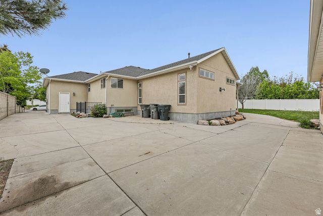 3674 W ELK VALLEY LN, South Jordan, UT 84009