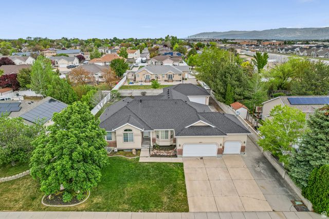 3674 W ELK VALLEY LN, South Jordan, UT 84009