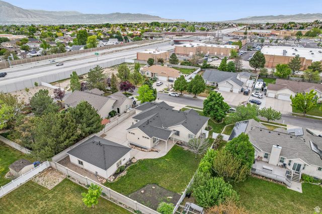 3674 W ELK VALLEY LN, South Jordan, UT 84009