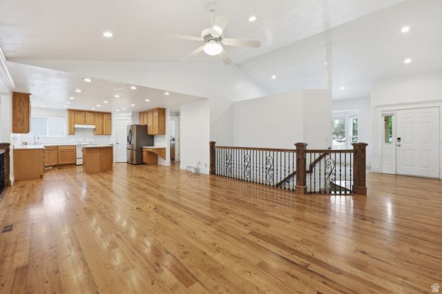 3674 W ELK VALLEY LN, South Jordan, UT 84009