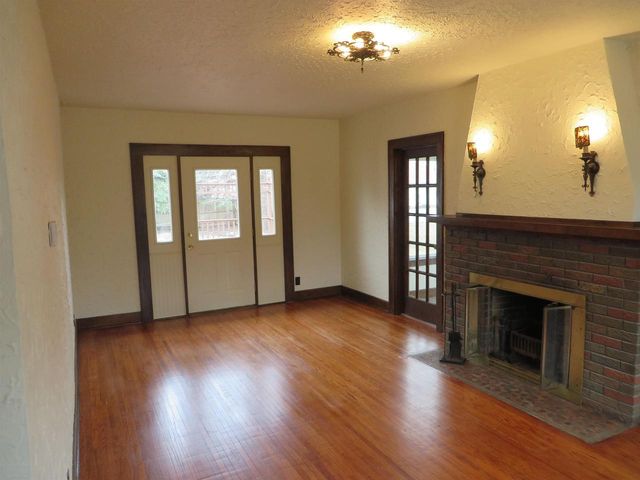 108 N Pearl Street, Janesville, WI 53548