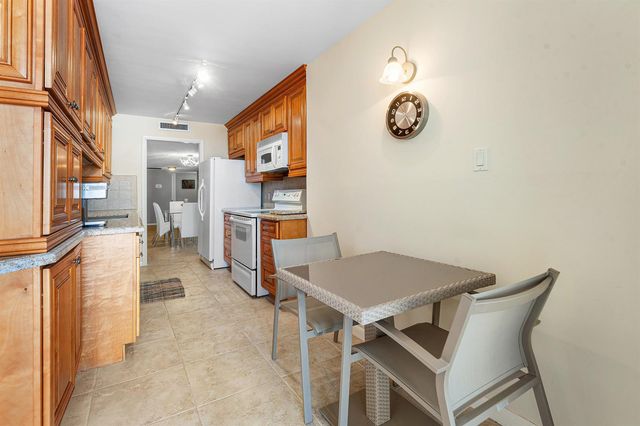 4200 N Ocean Drive 2-201, Singer Island, FL 33404