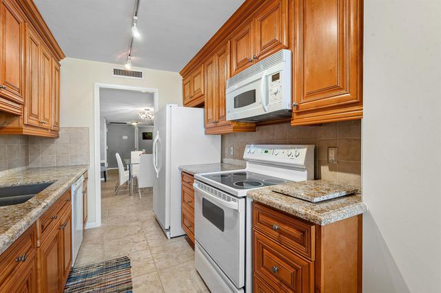 4200 N Ocean Drive 2-201, Singer Island, FL 33404