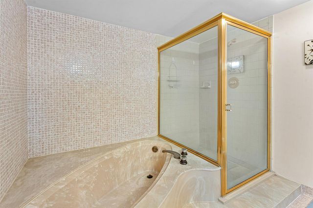 4200 N Ocean Drive 2-201, Singer Island, FL 33404