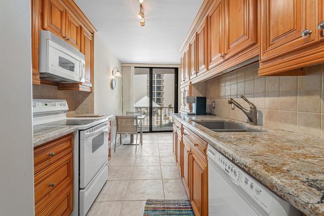 4200 N Ocean Drive 2-201, Singer Island, FL 33404