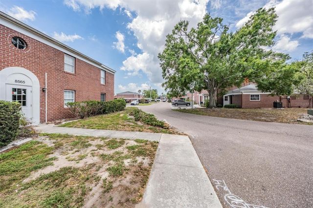 8565 12TH WAY N A, St Petersburg, FL 33702