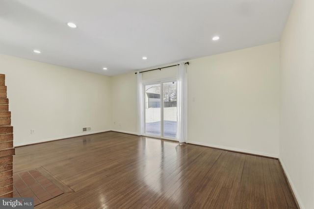 5412 NUTTING DR, Springfield, VA 22151