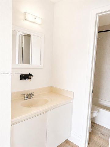 8851 NW 119th St 1206-1, Hialeah Gardens, FL 33018