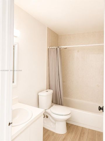 8851 NW 119th St 1206-1, Hialeah Gardens, FL 33018