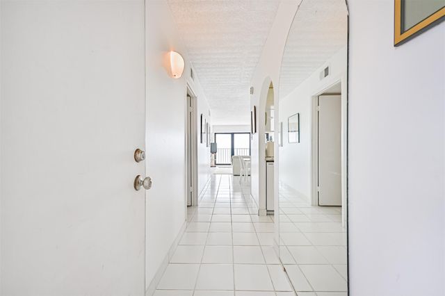 7310 Seawall Boulevard 705, Galveston, TX 77551