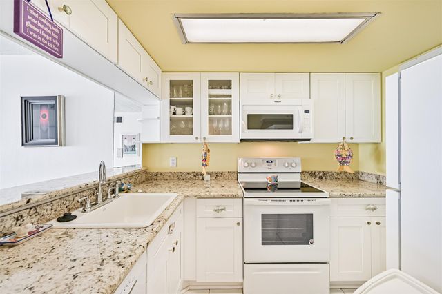 7310 Seawall Boulevard 705, Galveston, TX 77551