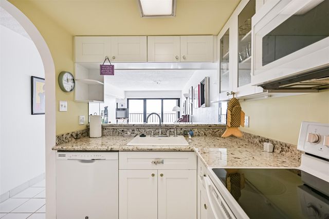 7310 Seawall Boulevard 705, Galveston, TX 77551