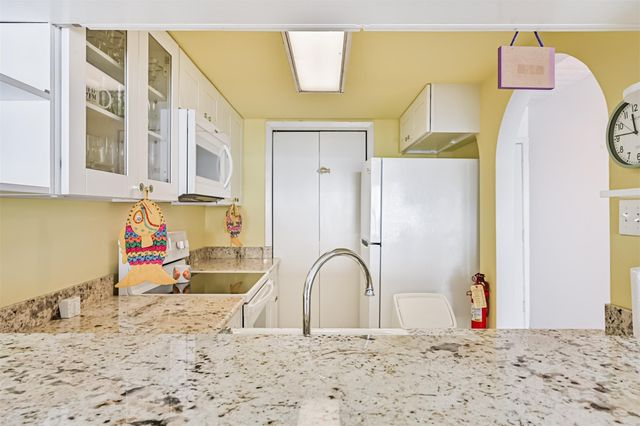 7310 Seawall Boulevard 705, Galveston, TX 77551