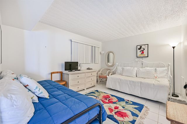 7310 Seawall Boulevard 705, Galveston, TX 77551