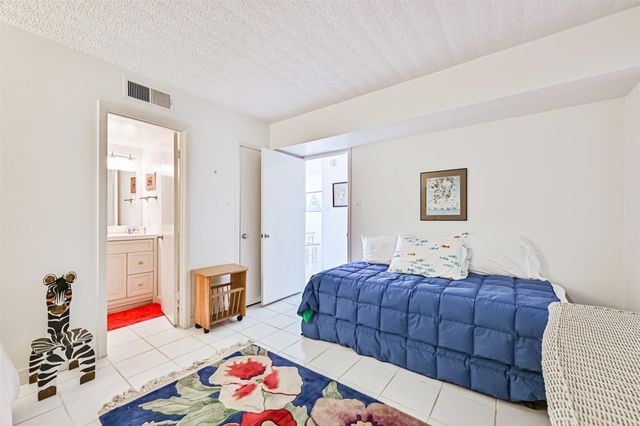 7310 Seawall Boulevard 705, Galveston, TX 77551