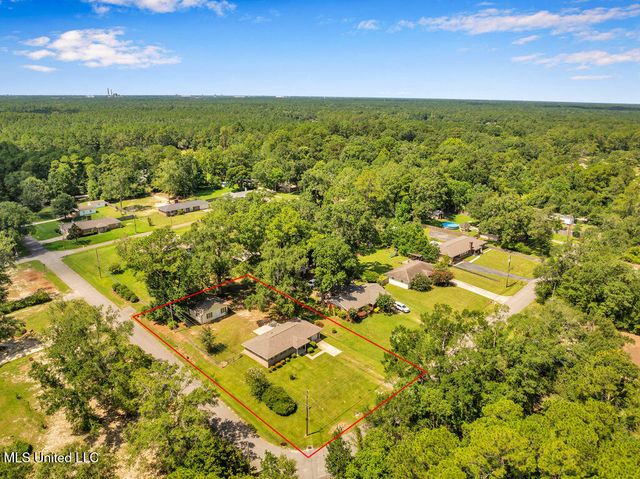 14137 Dundeewood Road, Biloxi, MS 39532