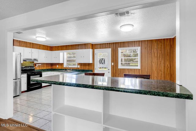 14137 Dundeewood Road, Biloxi, MS 39532