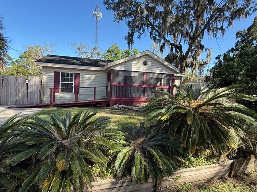 84 Henry Ave, St Marys, GA 31558