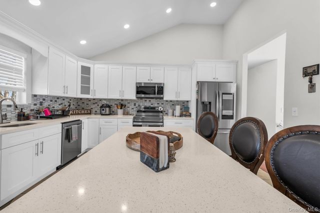 19 Summit, Farmingville, NY 11738