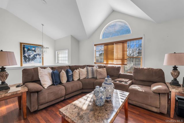 19 Summit, Farmingville, NY 11738