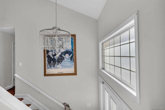 19 Summit, Farmingville, NY 11738