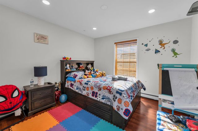 19 Summit, Farmingville, NY 11738