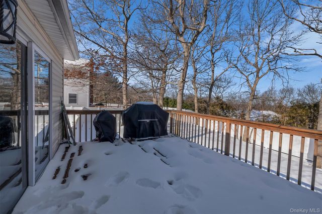 19 Summit, Farmingville, NY 11738