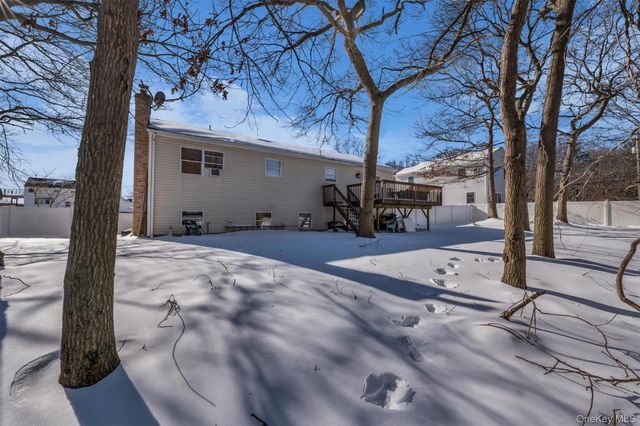 19 Summit, Farmingville, NY 11738