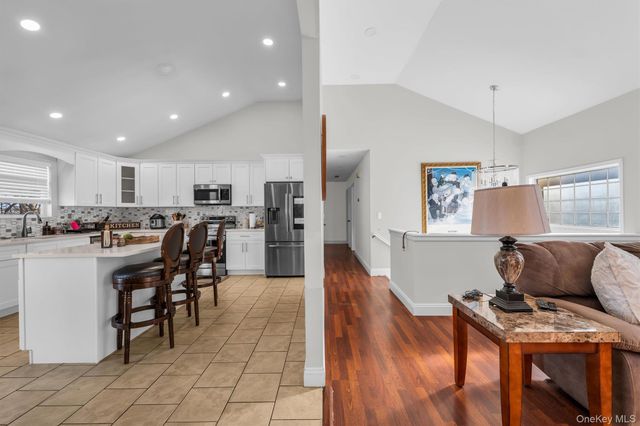 19 Summit, Farmingville, NY 11738