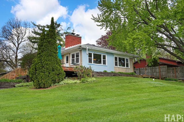 654 Harvard Avenue, Barrington, IL 60010
