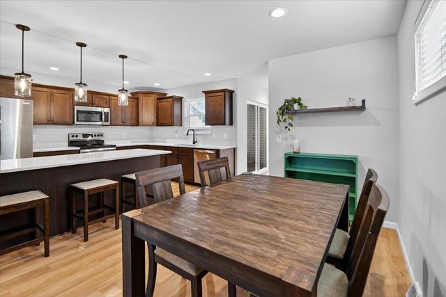 2135 Autumn Lake Parkway, Madison, WI 53718