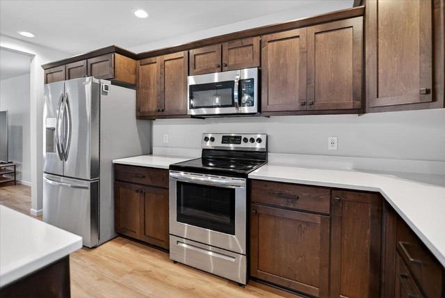 2135 Autumn Lake Parkway, Madison, WI 53718