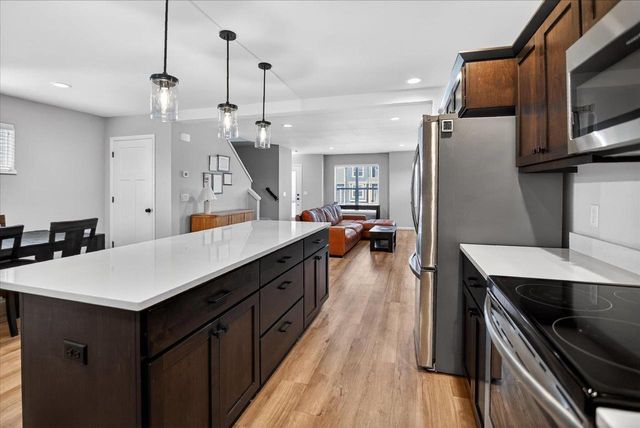 2135 Autumn Lake Parkway, Madison, WI 53718