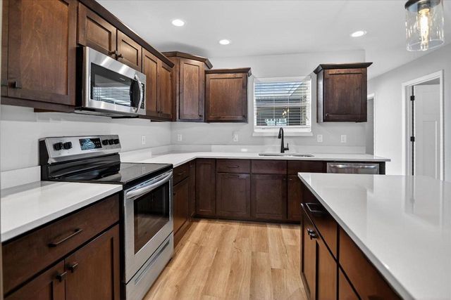 2135 Autumn Lake Parkway, Madison, WI 53718