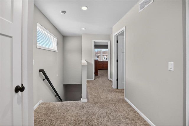 2135 Autumn Lake Parkway, Madison, WI 53718